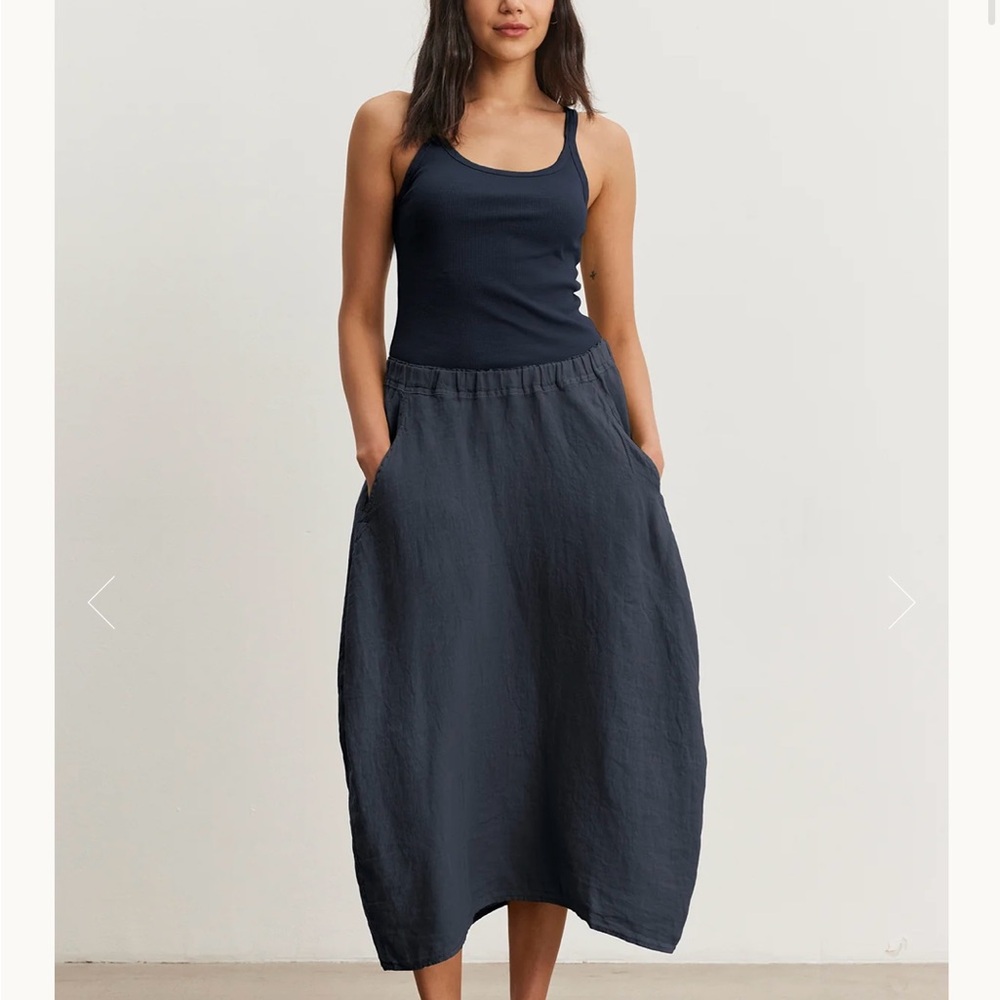 Elegant Navy Blue Women's Skirt